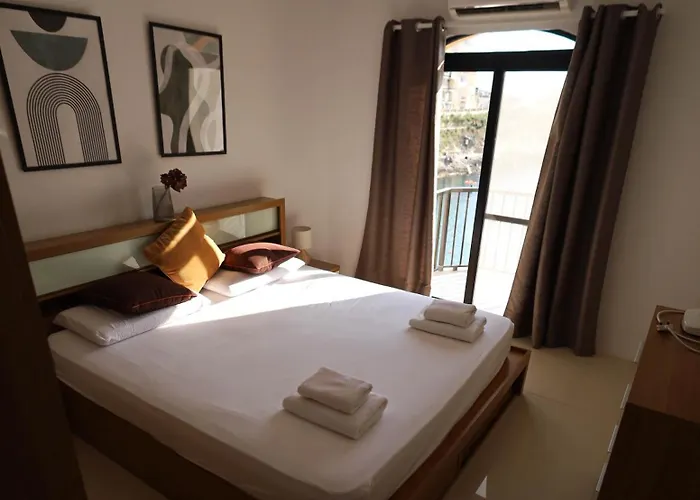 Seafront Duplex Penthouse With Terrace Overlooking Bay *