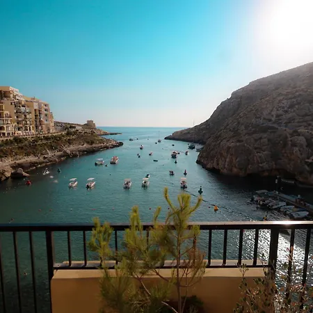 Seafront Duplex Penthouse With Terrace Overlooking Bay Appartement