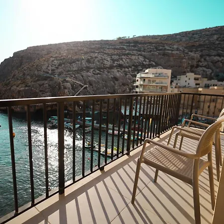 Apartament Seafront Duplex Penthouse With Terrace Overlooking Bay Xlendi