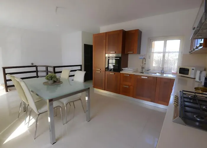 Seafront Duplex Penthouse With Terrace Overlooking Bay Apartament *