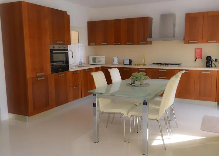 Apartament Seafront Duplex Penthouse With Terrace Overlooking Bay Xlendi